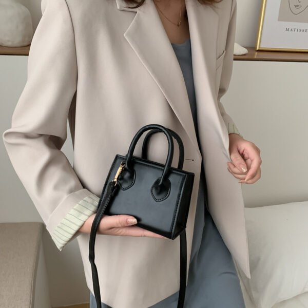 High-Grade Small Chic Western Bag - Image 2