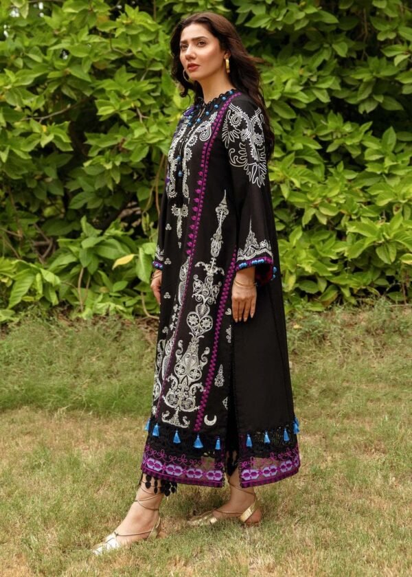 Article#8 3pcs Women's Unstitched Lawn Embroidered suit